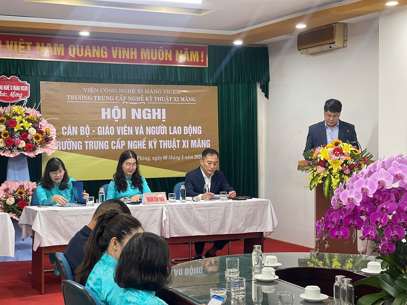 Hội nghị Cán bộ giáo viên - Người lao động Trường Trung cấp nghề Kỹ thuật Xi măng năm 2025